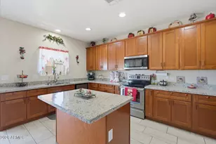 7325 W Wolf St, Phoenix, AZ 85033 - Photo 8