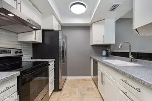 5034 N 81st St, Scottsdale, AZ 85250 - Photo 6