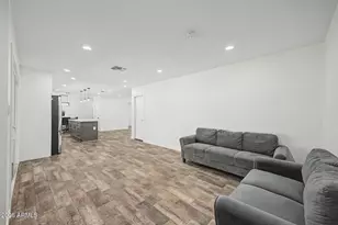 2174 E Palmcroft Dr, Tempe, AZ 85282 - Photo 12