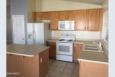 12710 W Earll Drive, Avondale, AZ 85392 - Photo 2