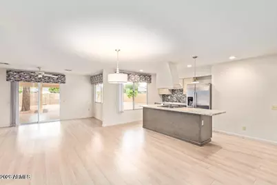 19802 N Concho Circle, Sun City, AZ 85373 - Photo 6