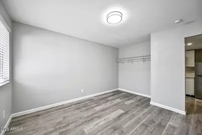 3025 N 32nd Street #Apt 13, Phoenix, AZ 85018 - Photo 2