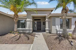 18312 W Mauna Loa Ln, Surprise, AZ 85388 - Photo 8