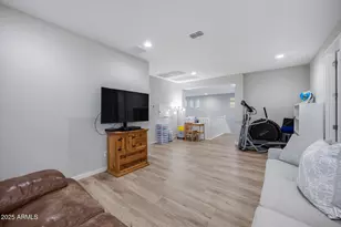 21622 N 59th Wy, Phoenix, AZ 85054 - Photo 18