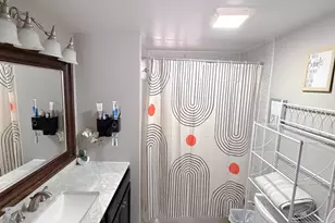 452 N 68th Ln, Phoenix, AZ 85043 - Photo 6