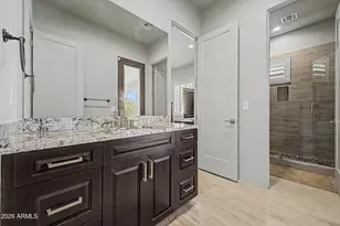 2639 W Lavitt Ln, Phoenix, AZ 85086 - Photo 14