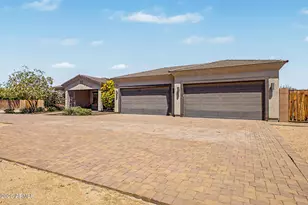 2639 W Lavitt Ln, Phoenix, AZ 85086 - Photo 10