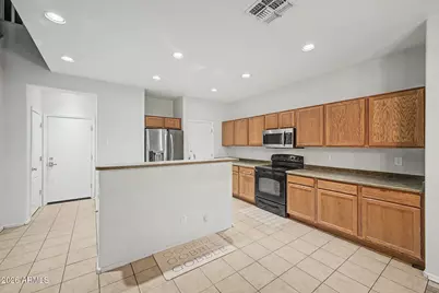 1944 N 77th Glen, Phoenix, AZ 85035 - Photo 8