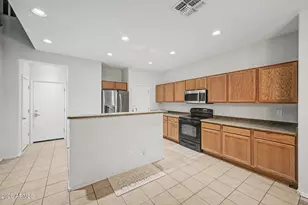 1944 N 77th Glen, Phoenix, AZ 85035 - Photo 10