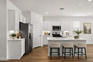 15476 W Desert Hollow Dr, Surprise, AZ 85387 - Photo 6