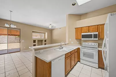 6368 W Pontiac Drive, Glendale, AZ 85308 - Photo 10