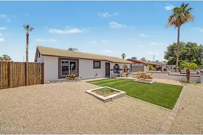 8714 W Becker Lane, Peoria, AZ 85345 - Photo 2