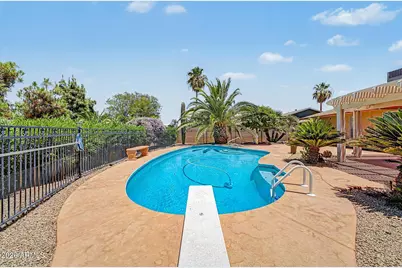 20008 N Willowcreek Circle, Sun City, AZ 85373 - Photo 38
