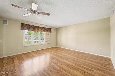 20008 N Willowcreek Circle, Sun City, AZ 85373 - Photo 10