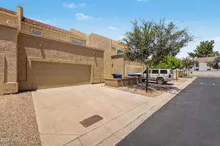 2084 N Sunset Dr, Chandler, AZ 85225 - Photo 2