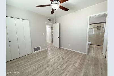 749 E Montebello Avenue #233, Phoenix, AZ 85014 - Photo 8
