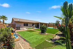 14937 W Mauna Loa Ln, Surprise, AZ 85379 - Photo 18