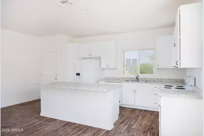 12067 W Lobo Drive, Arizona City, AZ 85123 - Photo 8