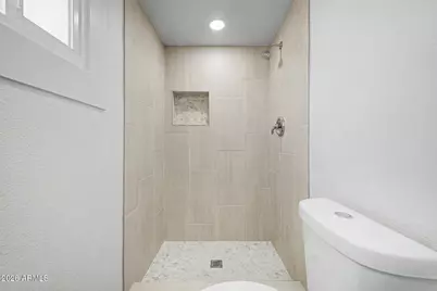 1634 N 64th Lane, Phoenix, AZ 85035 - Photo 16