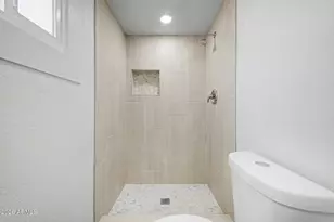 1634 N 64th Ln, Phoenix, AZ 85035 - Photo 16
