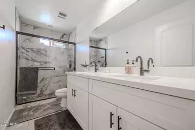 2547 E Illini Street, Phoenix, AZ 85040 - Photo 18