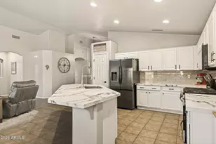17542 W Rock Ledge Rd, Goodyear, AZ 85338 - Photo 10