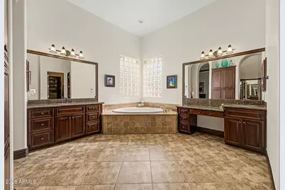 9817 E Winter Sun Drive, Scottsdale, AZ 85262 - Photo 30