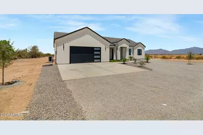18714 W Beechnut Drive, Buckeye, AZ 85326 - Photo 4