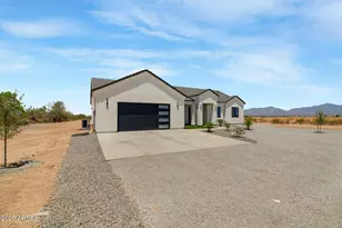 18714 W Beechnut Dr, Buckeye, AZ 85326 - Photo 4