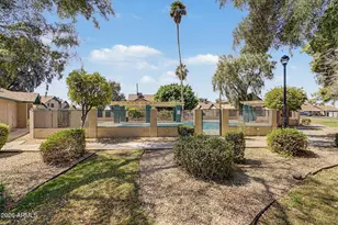 8028 N 48th Ave, Glendale, AZ 85302 - Photo 18