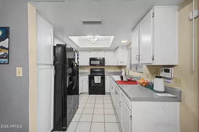 8028 N 48th Avenue, Glendale, AZ 85302 - Photo 6