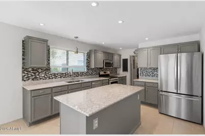 3207 W Molly Lane, Phoenix, AZ 85083 - Photo 4