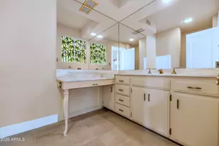 161 E Country Club Dr, Phoenix, AZ 85014 - Photo 18