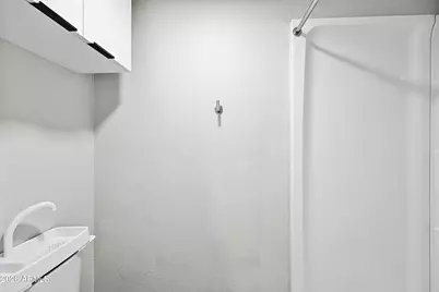 3025 N 32nd Street #Apt 27, Phoenix, AZ 85018 - Photo 8
