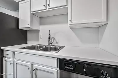 1518 W Colter Street #Apt 5, Phoenix, AZ 85015 - Photo 8