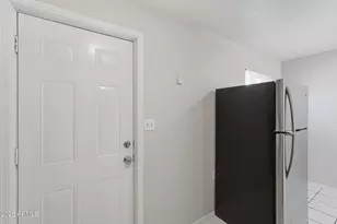 1852 E Mobile Ln, Phoenix, AZ 85040 - Photo 12