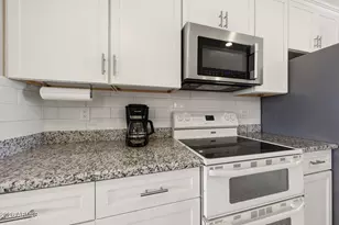 11015 W Pleasant Valley Rd, Sun City, AZ 85351 - Photo 18