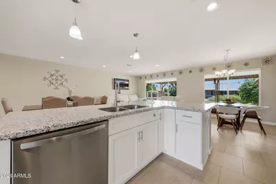 11015 W Pleasant Valley Road, Sun City, AZ 85351 - Photo 16