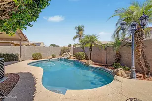 8625 W Paradise Dr, Peoria, AZ 85345 - Photo 34