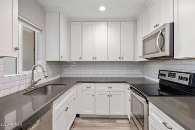 102 W Maryland Avenue #E1, Phoenix, AZ 85013 - Photo 6
