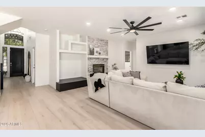 4025 E Paso Trail, Phoenix, AZ 85050 - Photo 10