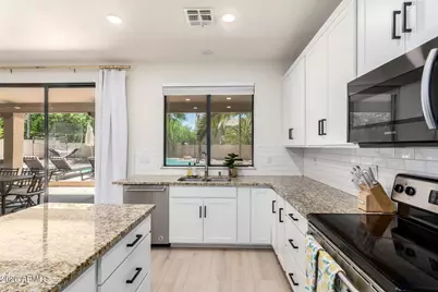 4025 E Paso Trail, Phoenix, AZ 85050 - Photo 6