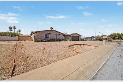 4001 E Hancock Drive, Phoenix, AZ 85028 - Photo 2