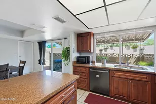 16063 N 26th Cir, Phoenix, AZ 85023 - Photo 10