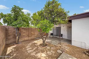 2021 E Tierra Buena Ln, Phoenix, AZ 85022 - Photo 18
