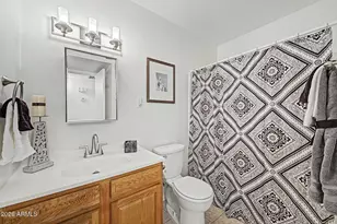2021 E Tierra Buena Ln, Phoenix, AZ 85022 - Photo 16