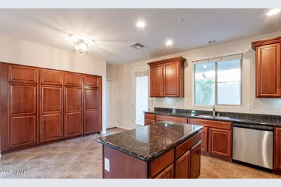 7364 W Palo Brea Lane, Peoria, AZ 85383 - Photo 8