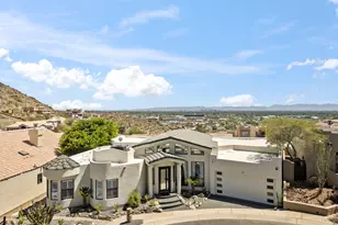 27 W Cochise Dr, Phoenix, AZ 85021 - Photo 2