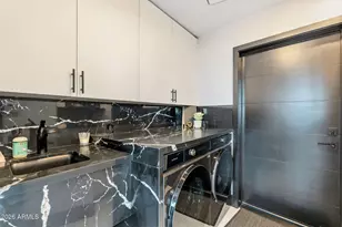 27 W Cochise Dr, Phoenix, AZ 85021 - Photo 14