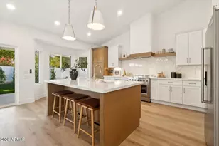 5637 E Beverly Ln, Scottsdale, AZ 85254 - Photo 2